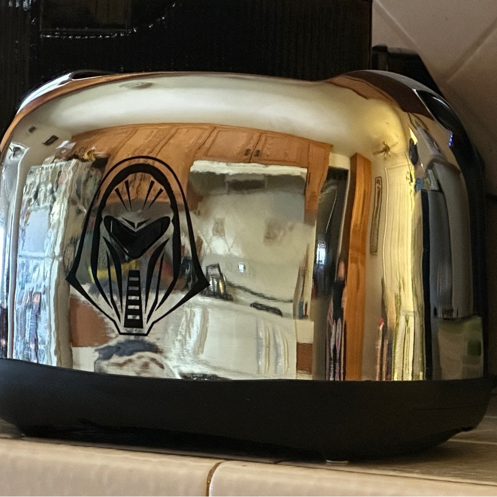 Battlestar Galactica cylon toaster 2009 Pop art collectible, used once, like new - Picture 3 of 13